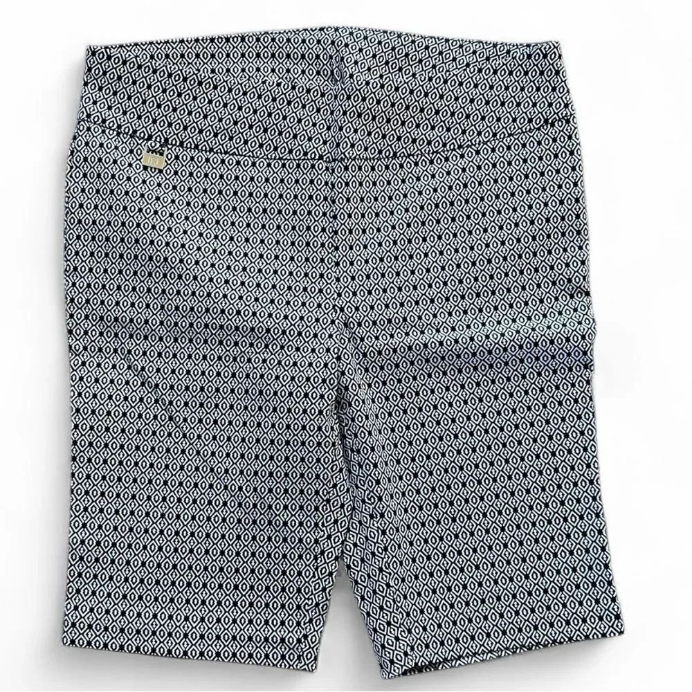 NEW Rafaella Black And White Comfort Stretch Shorts‎